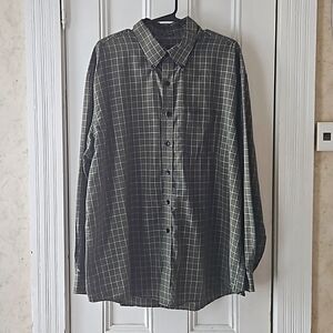 Van Heusen No Iron Olive Green Button Down Shirt XL